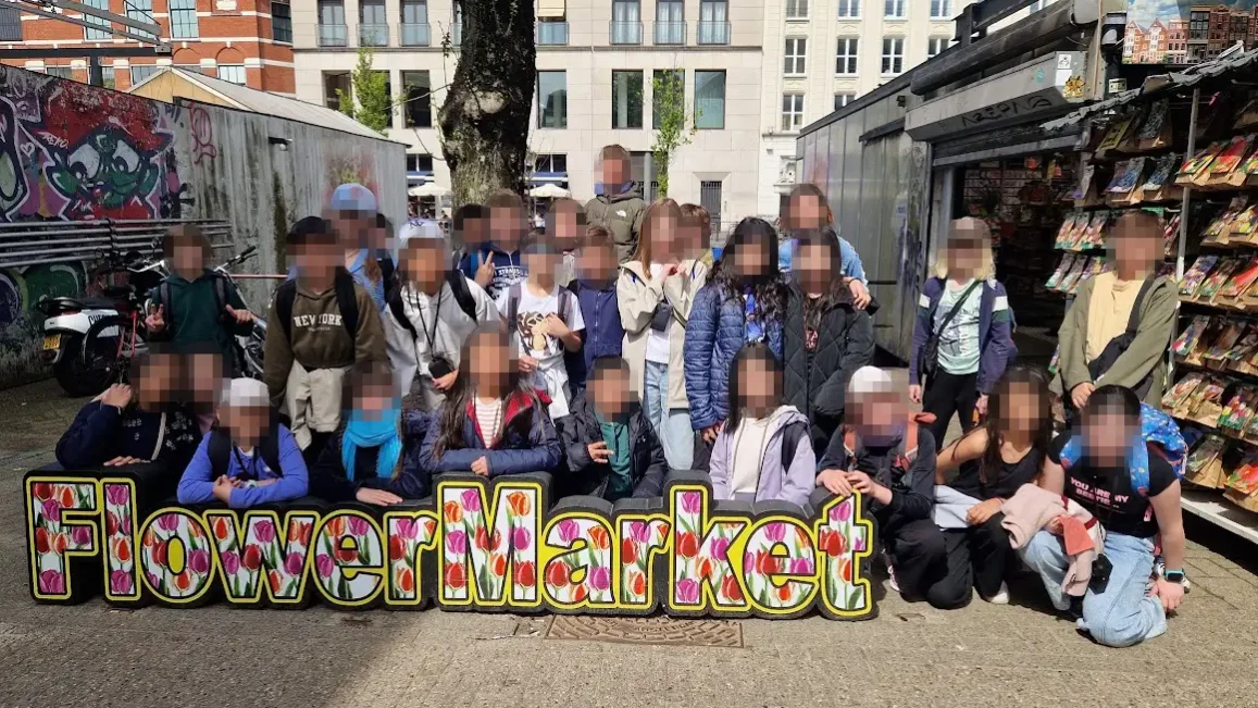 Le marché aux fleurs d'Amsterdam visité par les classes de CM2