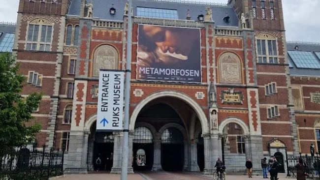 Le Rijksmuseum d'Amsterdam, étape du voyage d'étude des CM2